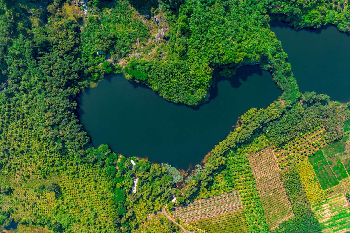 Bay Flycam quay video đẹp Tây Ninh giá rẻ chất lượng trình diễn drone (2)